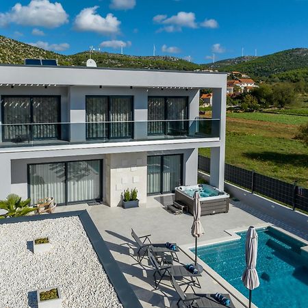Luxury Villa Diana With Heated Pool And Jacuzzi Dograde 외부 사진