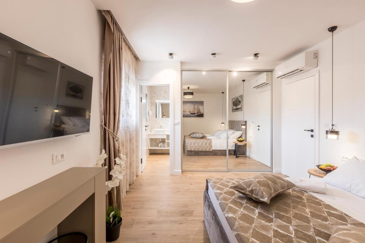 Luxury Villa Diana With Heated Pool And Jacuzzi Dograde 외부 사진