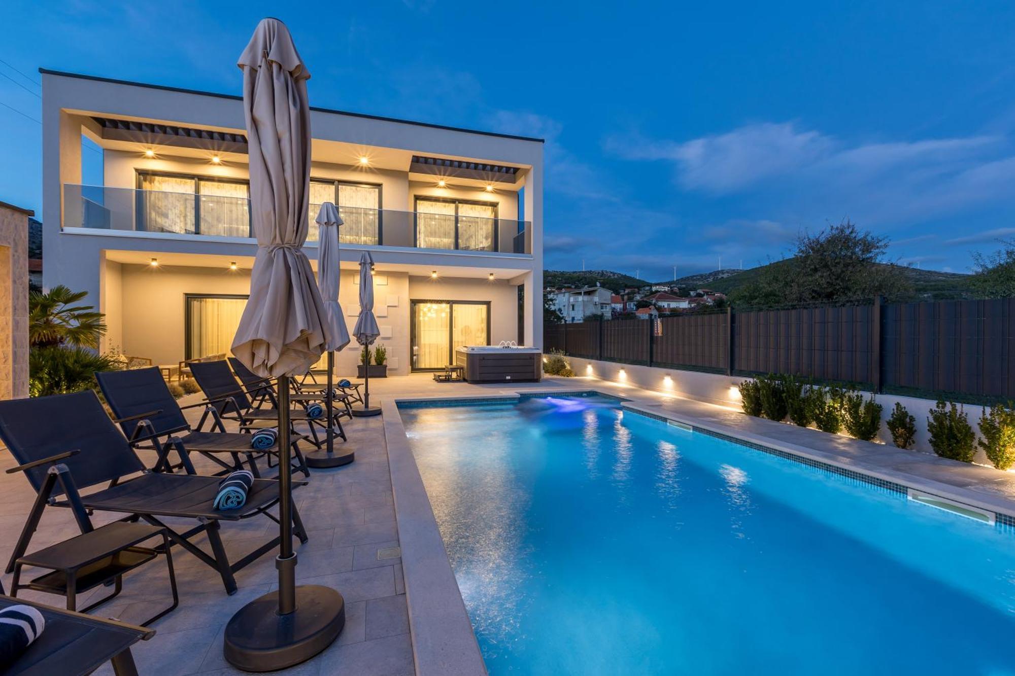 Luxury Villa Diana With Heated Pool And Jacuzzi Dograde 외부 사진