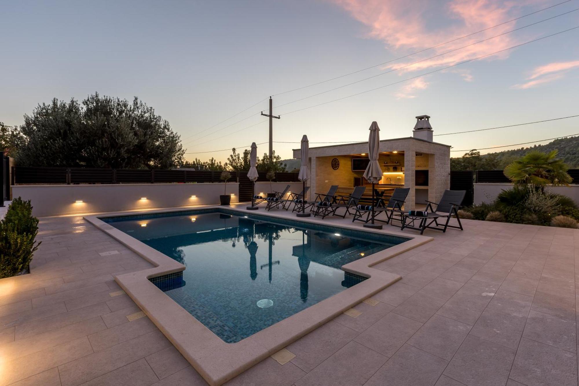 Luxury Villa Diana With Heated Pool And Jacuzzi Dograde 외부 사진