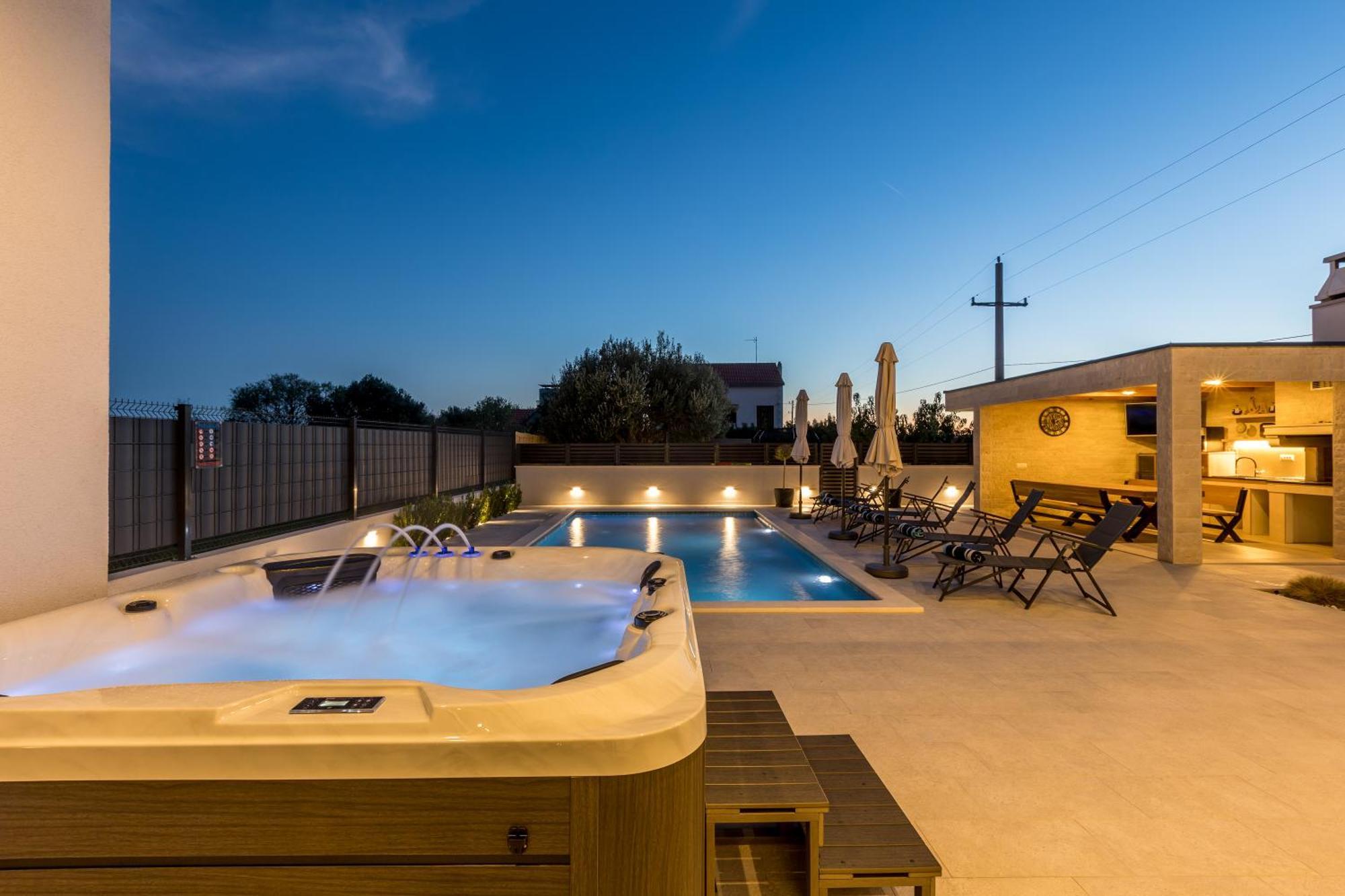 Luxury Villa Diana With Heated Pool And Jacuzzi Dograde 외부 사진