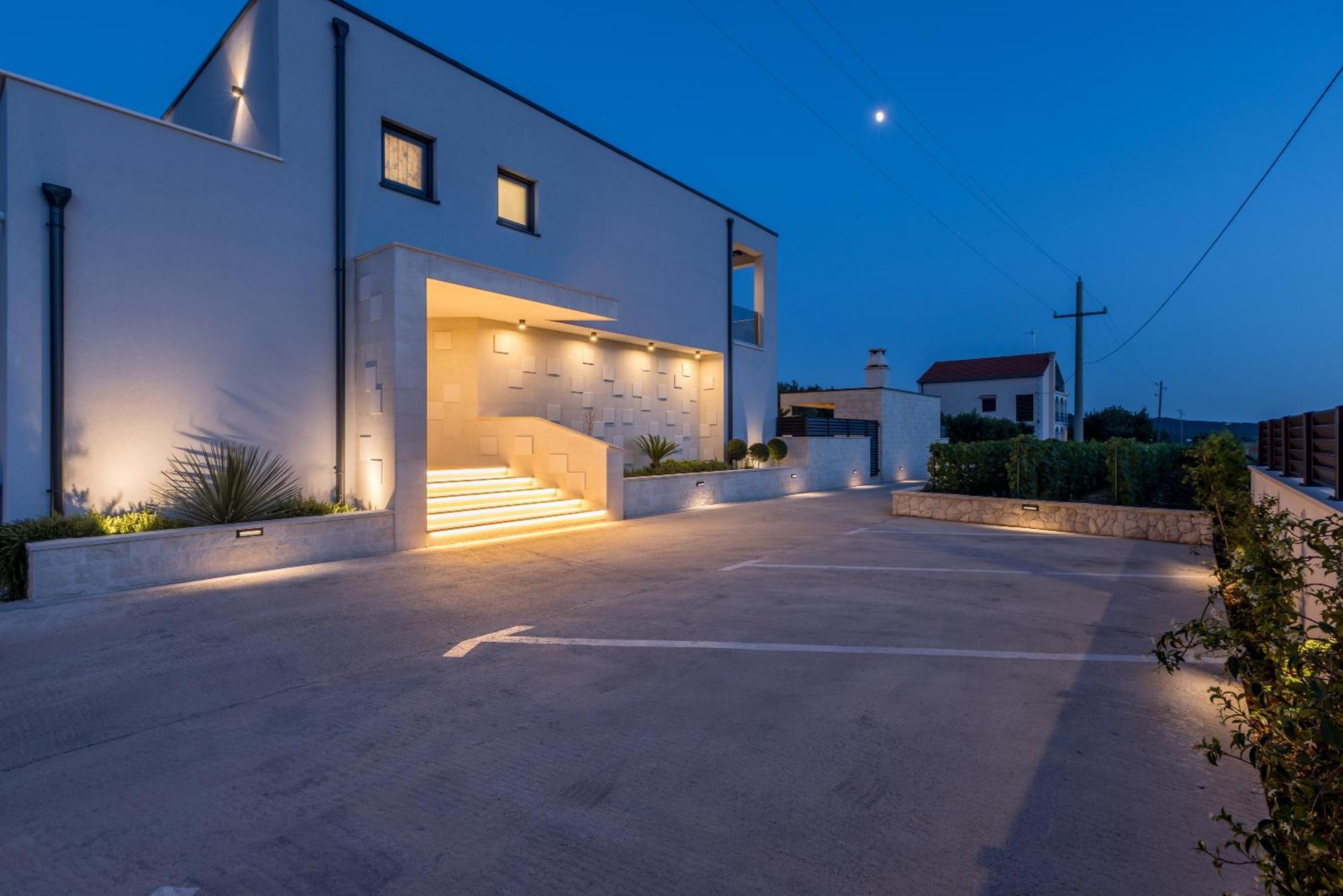 Luxury Villa Diana With Heated Pool And Jacuzzi Dograde 외부 사진