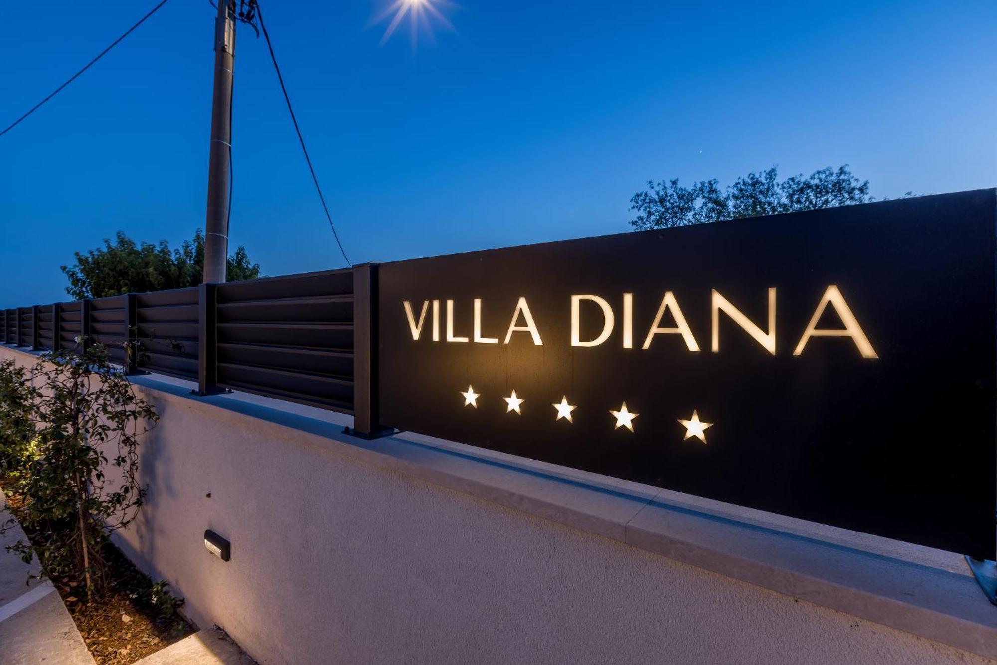 Luxury Villa Diana With Heated Pool And Jacuzzi Dograde 외부 사진