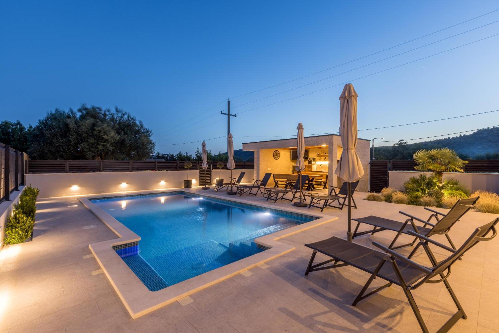 Luxury Villa Diana With Heated Pool And Jacuzzi Dograde 외부 사진