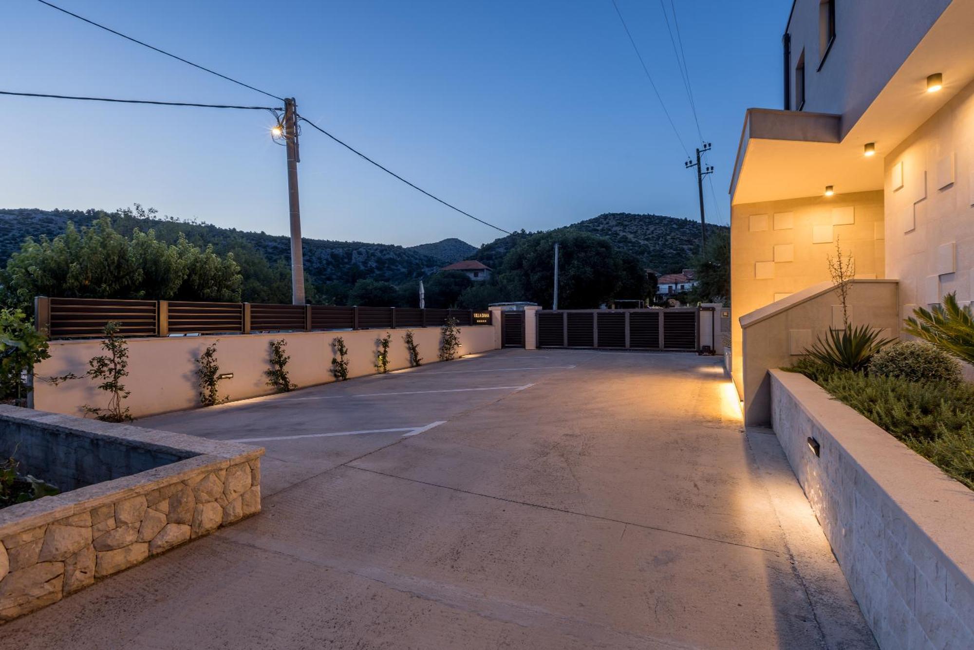 Luxury Villa Diana With Heated Pool And Jacuzzi Dograde 외부 사진