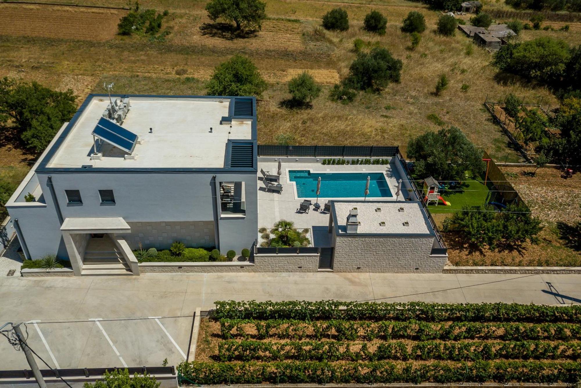 Luxury Villa Diana With Heated Pool And Jacuzzi Dograde 외부 사진